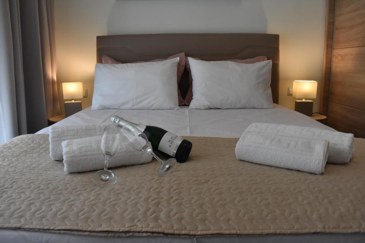 Chrysafenia & Leandros Downtown Apartment Kavála ภายนอก รูปภาพ